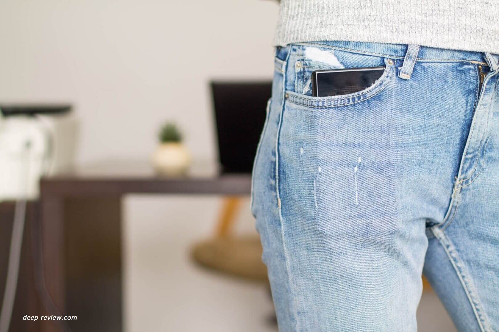 Note 9 в кармане джинсов