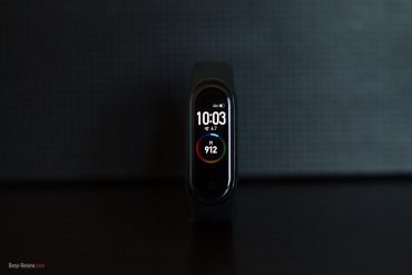 mi band 4 обзор