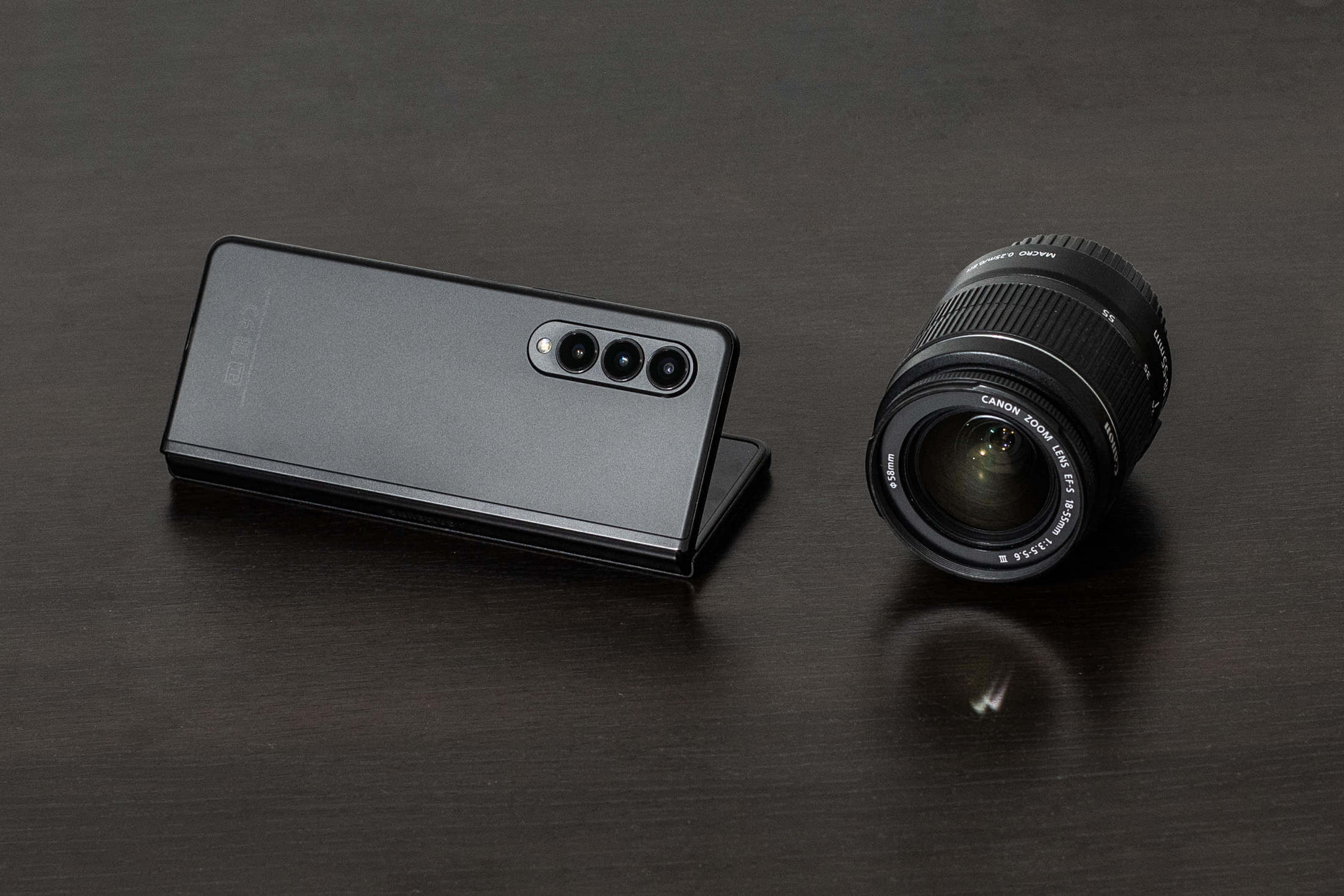 сравнение камеры смартфона и профессионального фотоаппарата